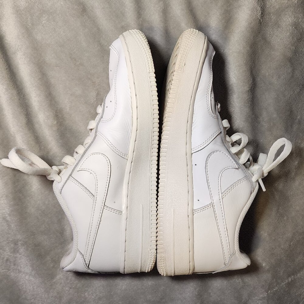 EUC All White Nike AF1'S Youth/Men sz 7, Women's 8.5 Nike Air Force Ones